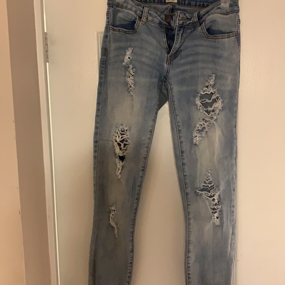 Ripped Jeans- Low Rise - Picture 3 of 3